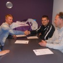 Pascal en Gert tekenen hun contract voor nog een seizoen